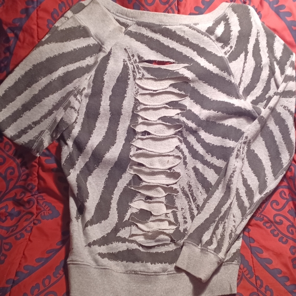 Like new Fox long sleeve sweater size medium - Picture 6 of 7